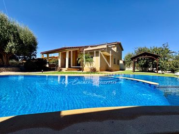 Xalet amb balcó en venda a La Alcayna