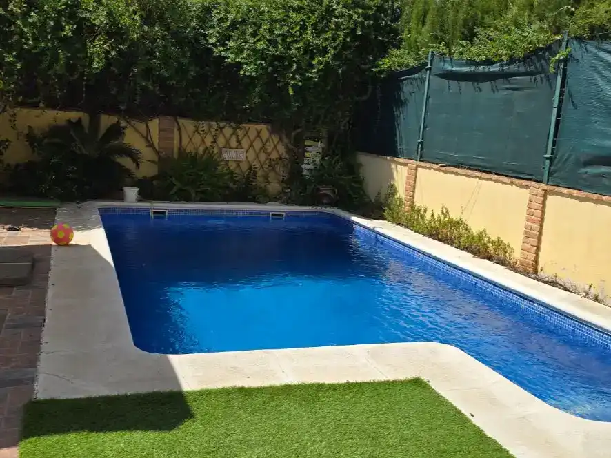 Piscina de Casa adosada en venda en Almodóvar del Campo amb Aire condicionat, Piscina i Balcó