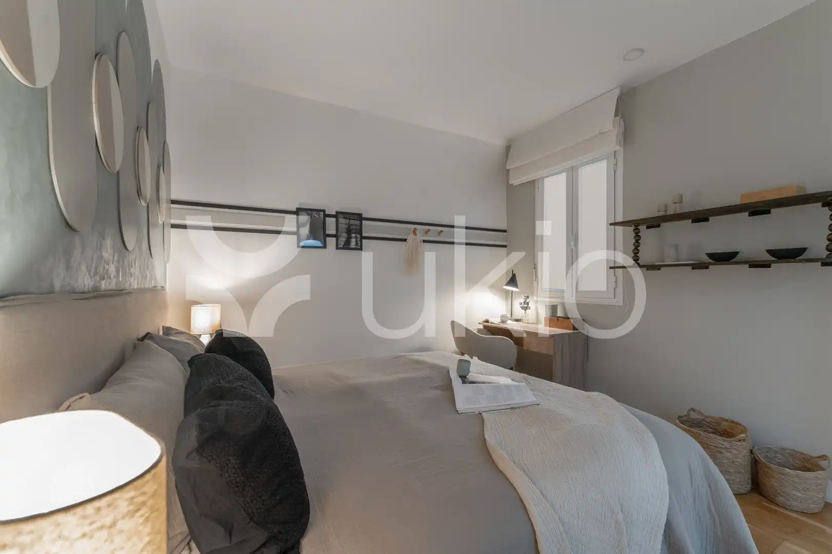 Dormitori de Apartament de lloguer en Madrid amb Aire condicionat, Calefacció i Moblat