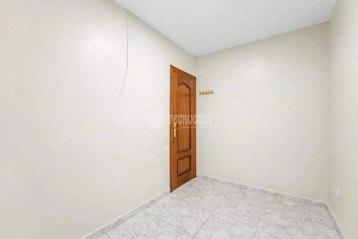 Habitación de Piso en venta en Cornellà de Llobregat con Aire acondicionado y Balcón