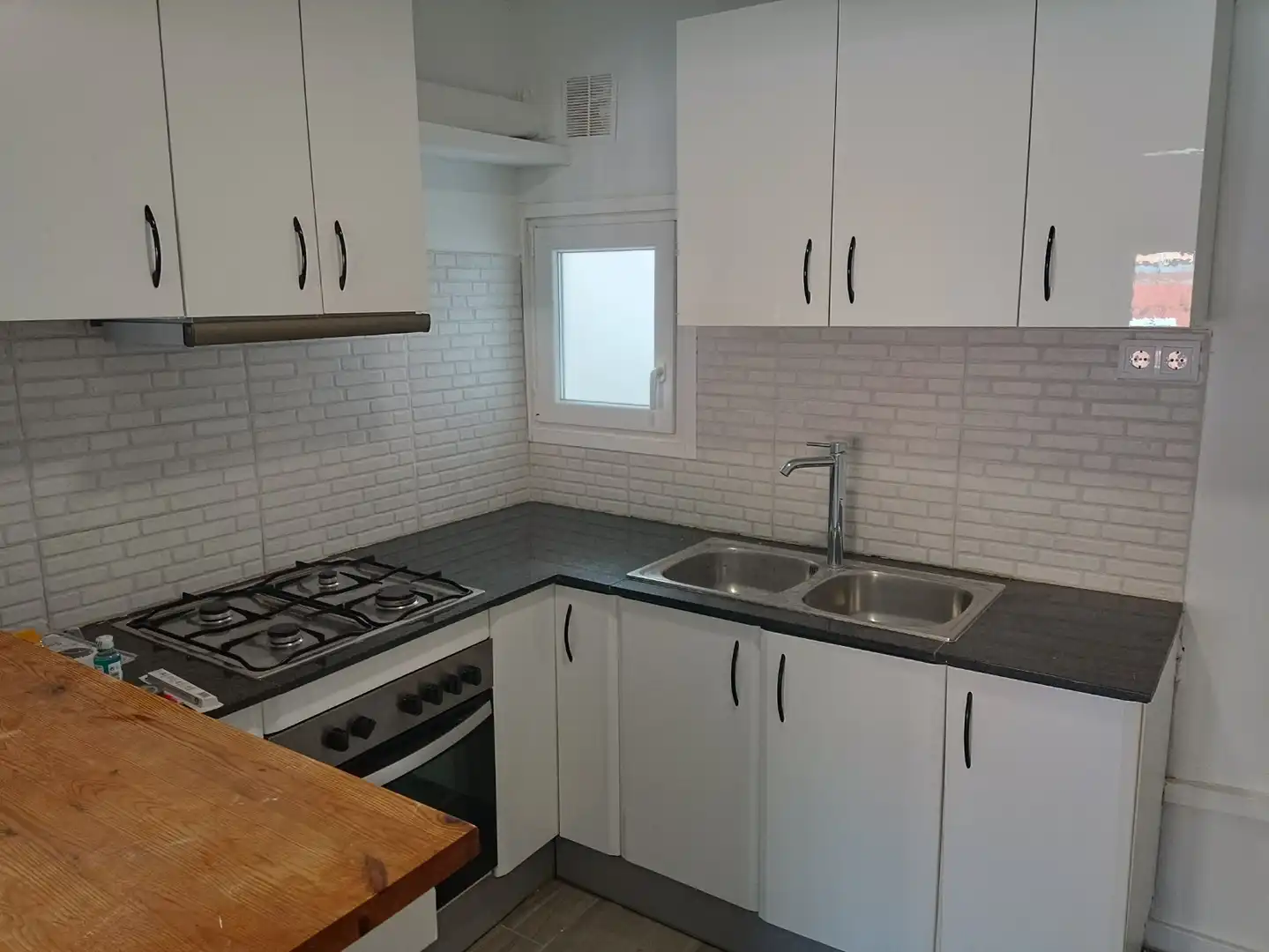 Appartamento con terrazza in vendita a Carrer Sant Pere de Romaní