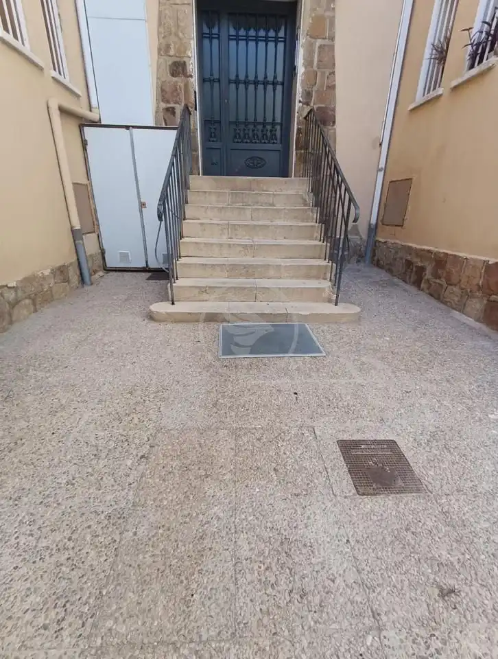 Flat for sale in Linares  with Air Conditioner and Furnished