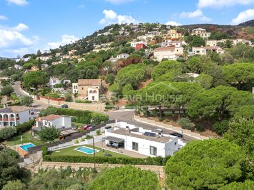 Casa con piscina in vendita a Carrer del Baix Empordà
