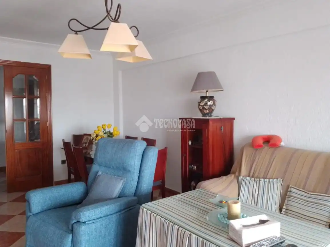 Sala de estar de Piso en venta en Sevilla con Aire acondicionado, Terraza y Amueblado