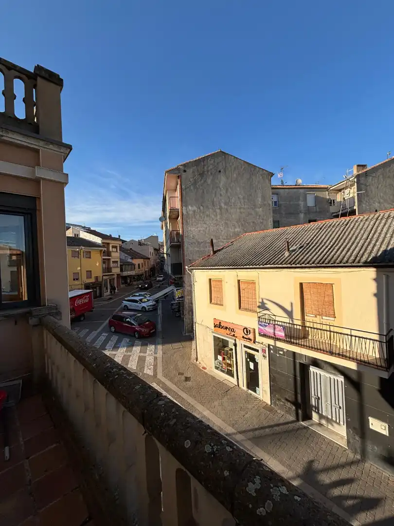 Außenansicht von Wohnung zum Verkauf in Cuéllar mit Heizung, Parkett und Terrasse