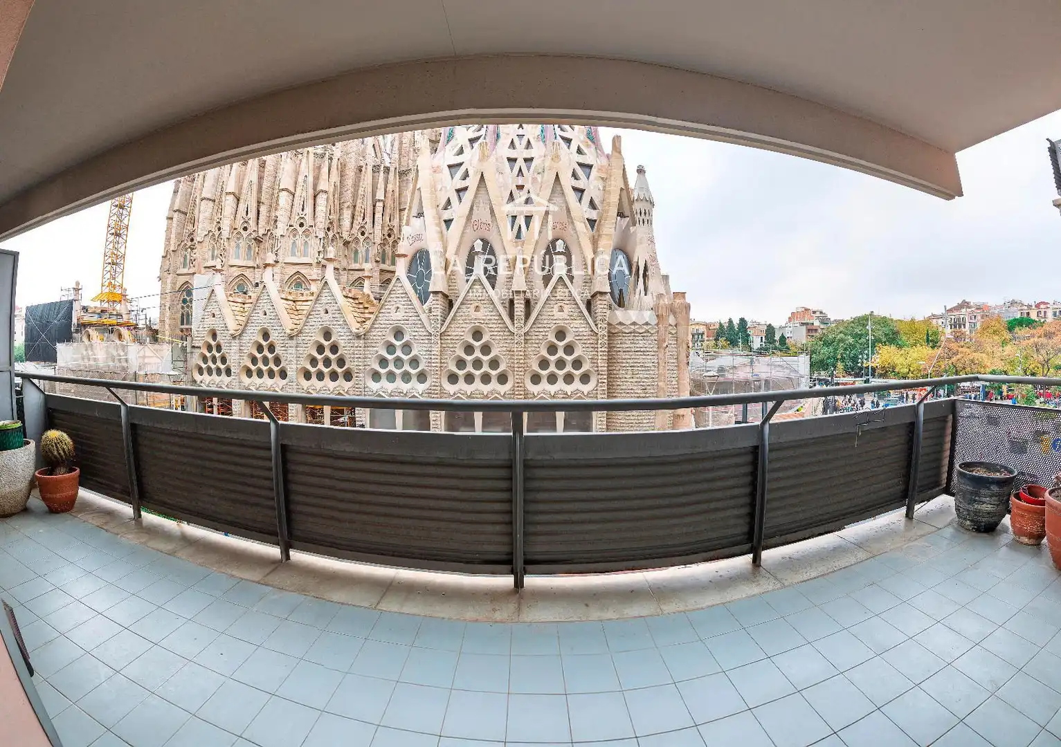 Terraza de Piso en venta en Barcelona con Calefacción, Terraza y Horno