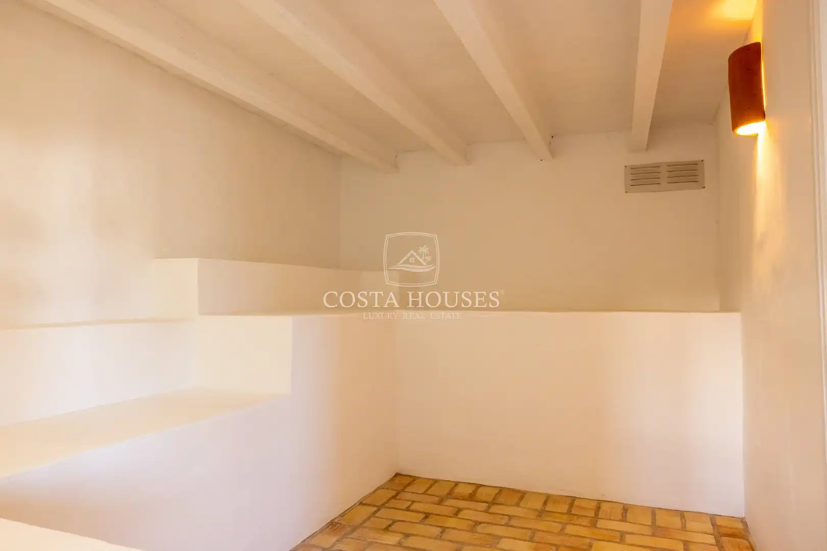 Houses for sale in Jávea / Xàbia  with Air Conditioner, Private garden and Terrace