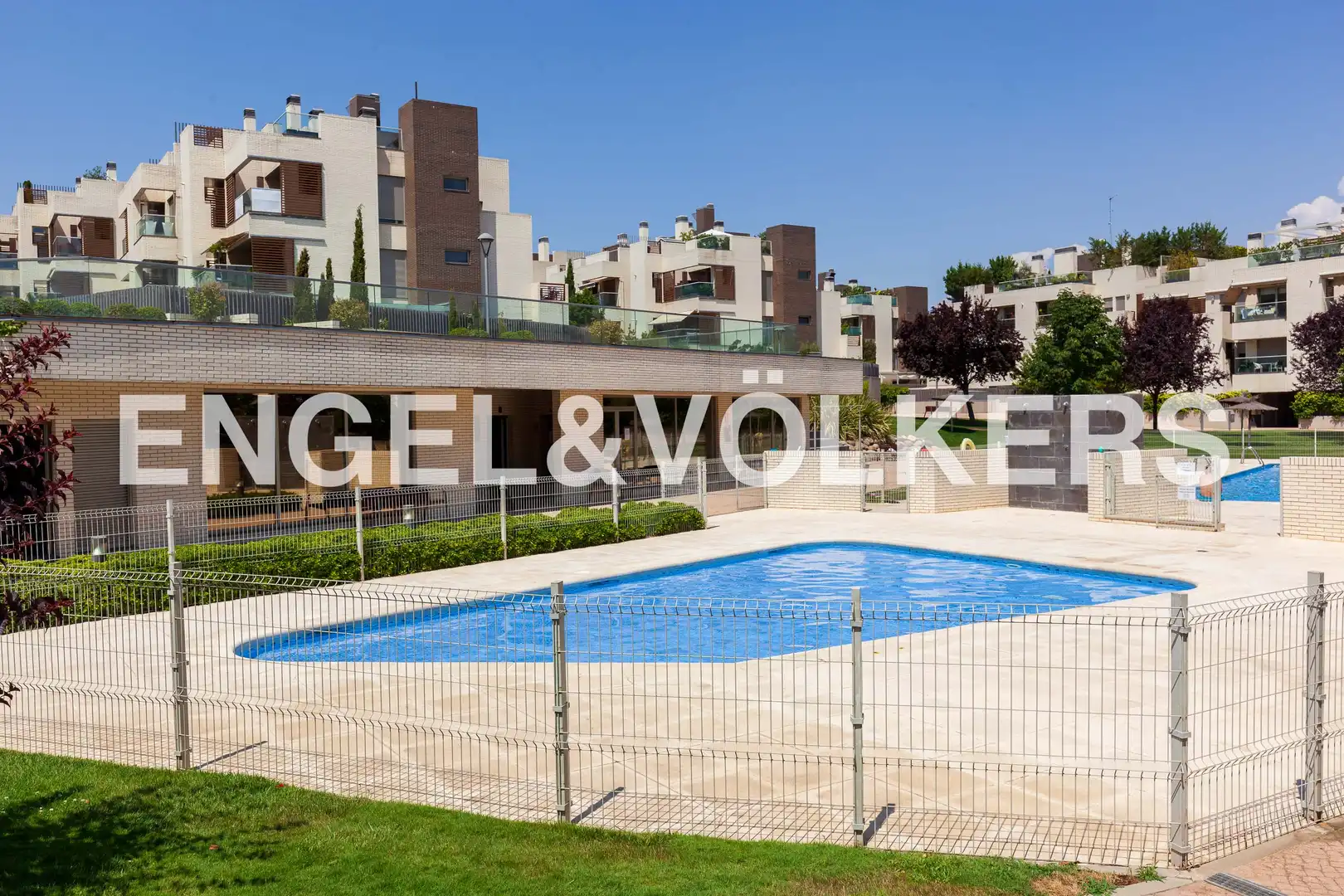 Piscina de Ático de alquiler en Pozuelo de Alarcón con Calefacción, Jardín privado y Terraza