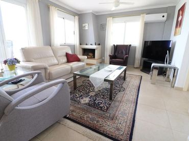 House with pool for sale in Almoradí