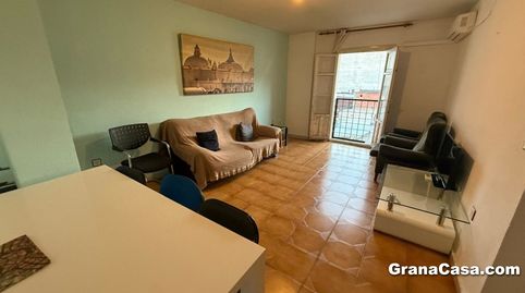 Foto 2 de Piso en venta en Paseo de Colón, Albolote, Granada