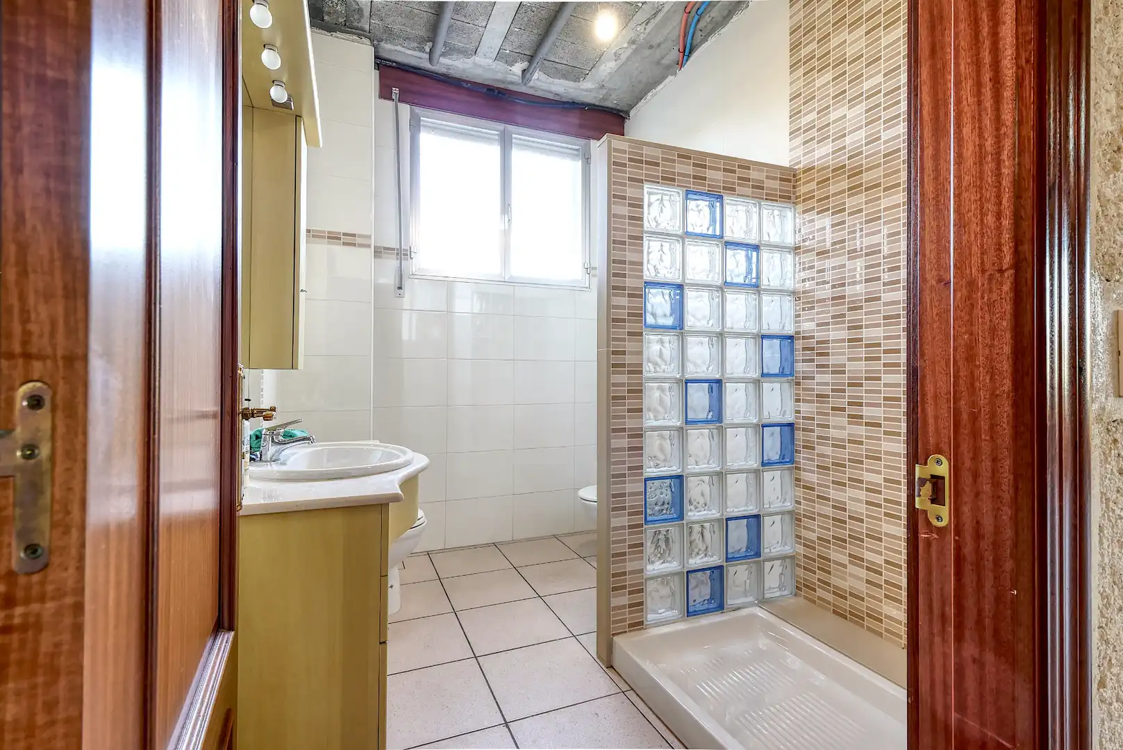Bathroom of Houses for sale in Cerceda  with Private garden and Oven