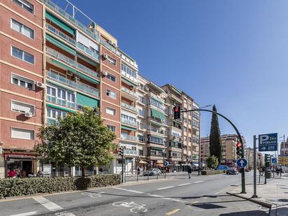 Vista exterior de Pis en venda en  Granada Capital amb Calefacció