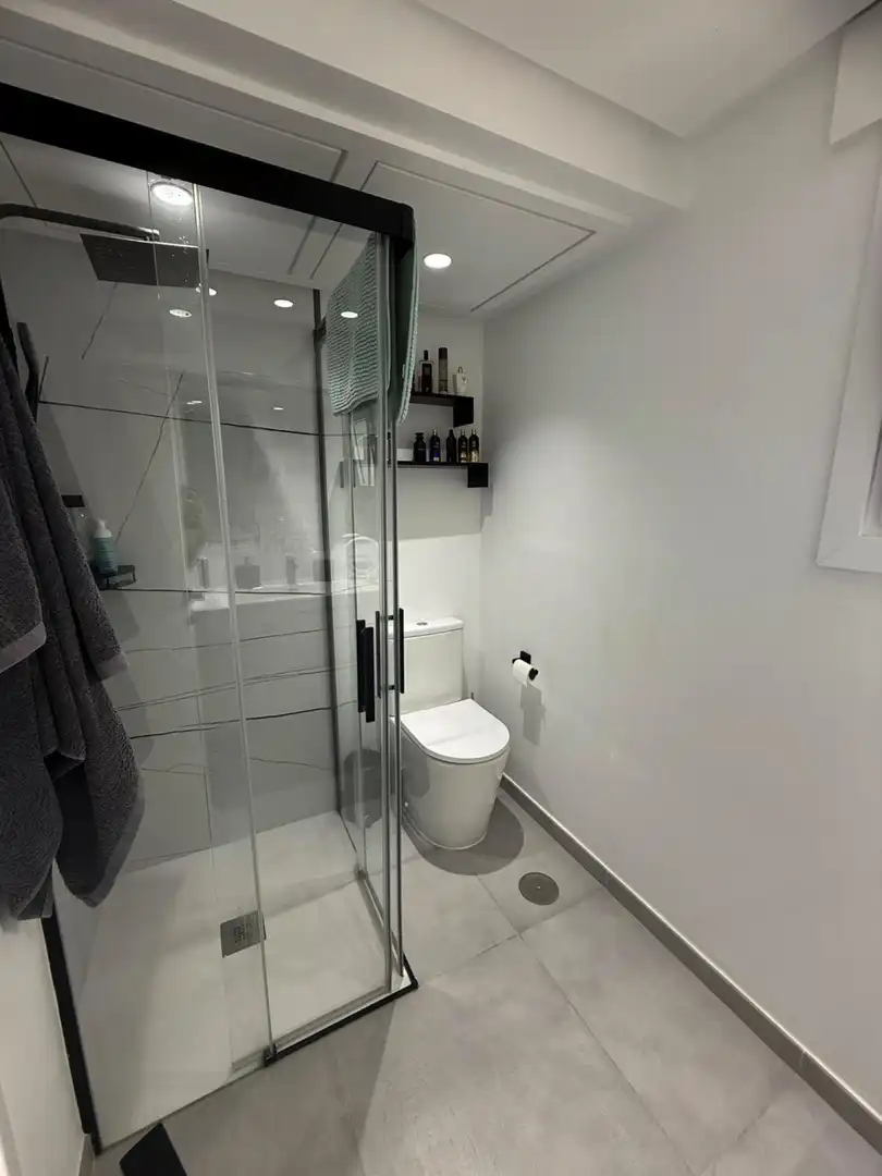 Baño de Casa adosada en venta en Marbella con Aire acondicionado, Terraza y Trastero