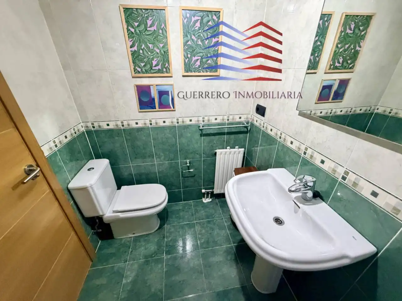 Bany de Apartament en venda en Ourense Capital  amb Calefacció, Parquet i Traster