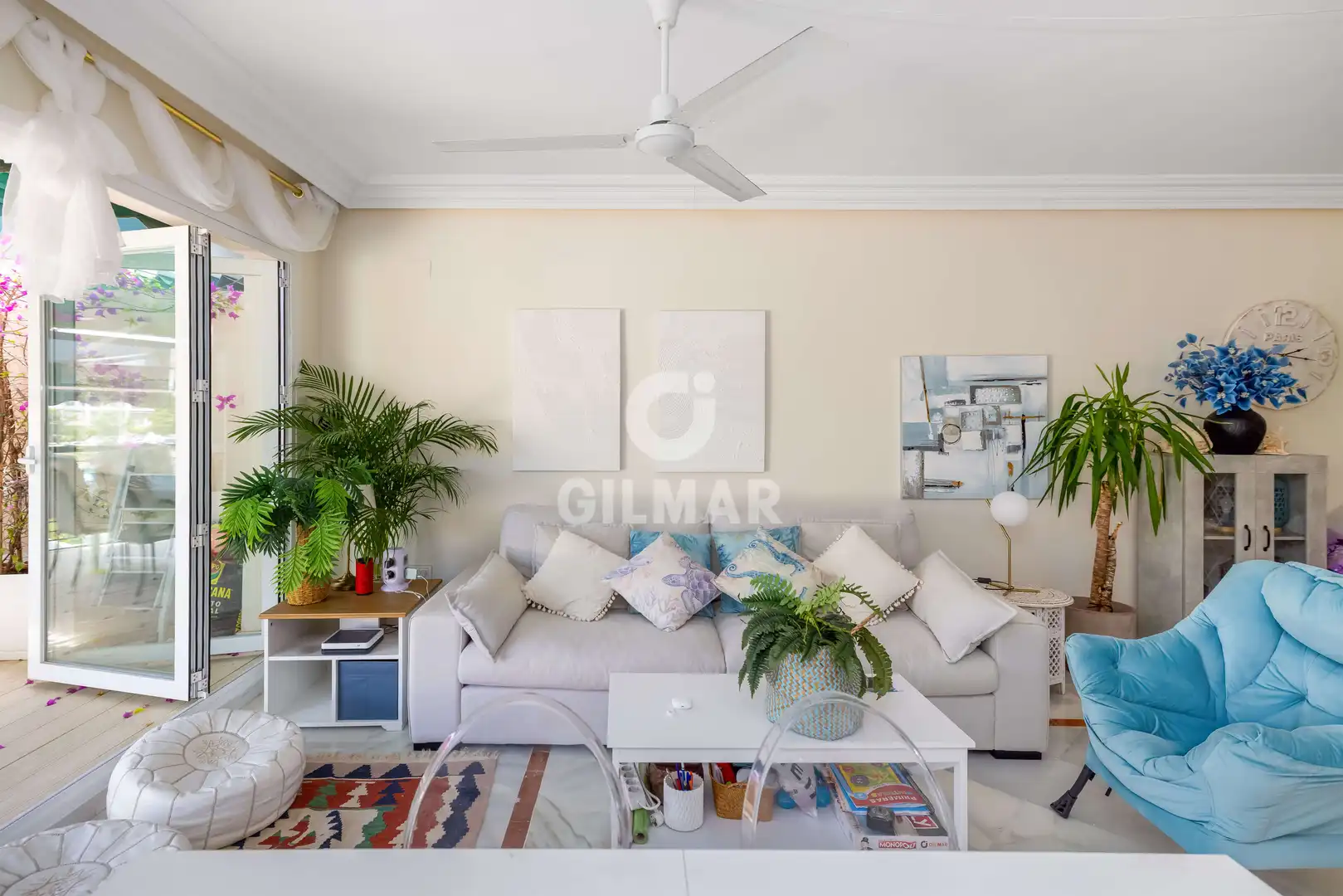 Living room of Apartments for sale in Marbella  with Heating, Swimming Pool and Furnished