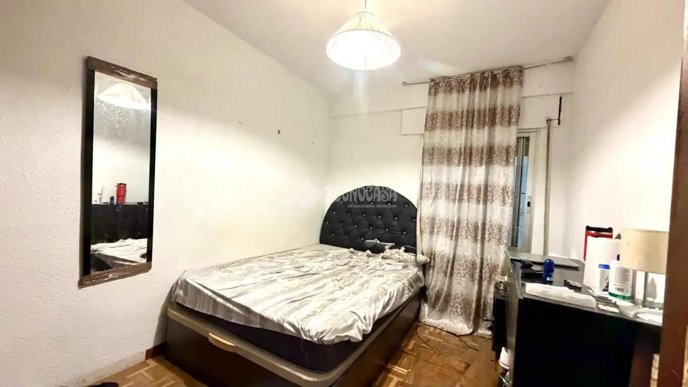 Habitación de Piso en venta en Madrid con Calefacción