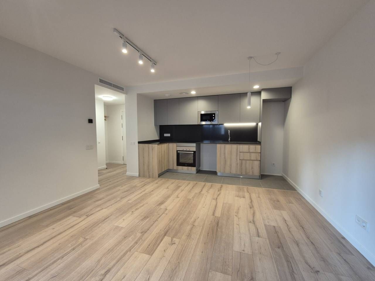 Kitchen of Flat for rent in Terrassa  with Air Conditioner, Parquet flooring and Balcony