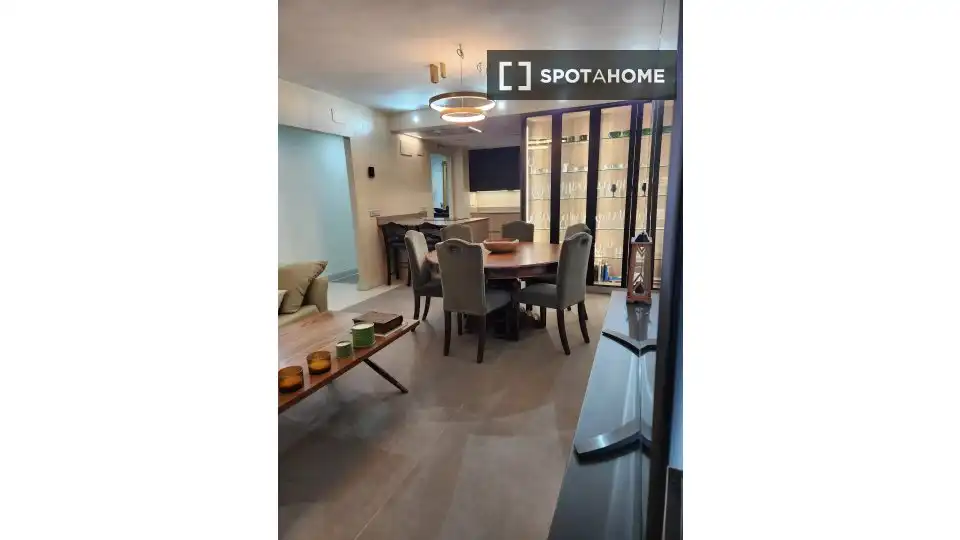Dining room of Flat for share in Madrid  with Air Conditioner, Heating and Furnished