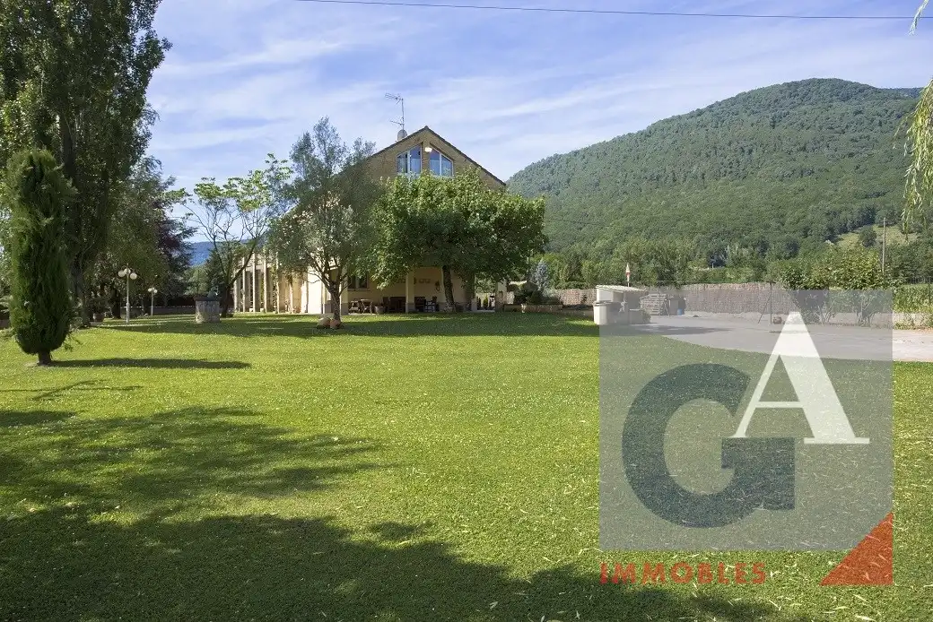 Casa amb terrassa en venda a La Vall d'en Bas, imagen 5