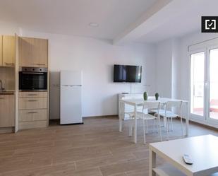 Cuina de Pis de lloguer en  Barcelona Capital amb Aire condicionat, Calefacció i Moblat