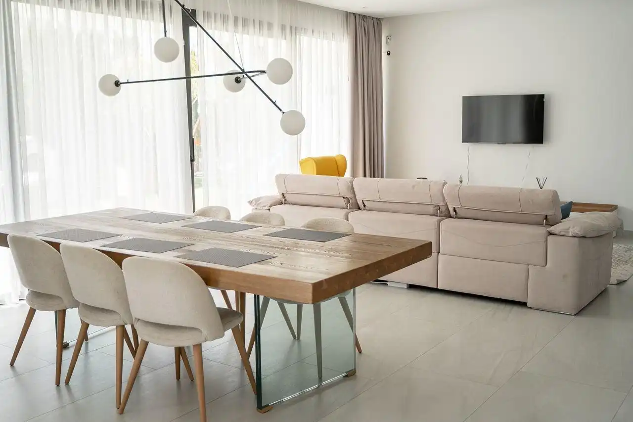 Villa con terrazza in vendita a Golf Bahía, imagen 4