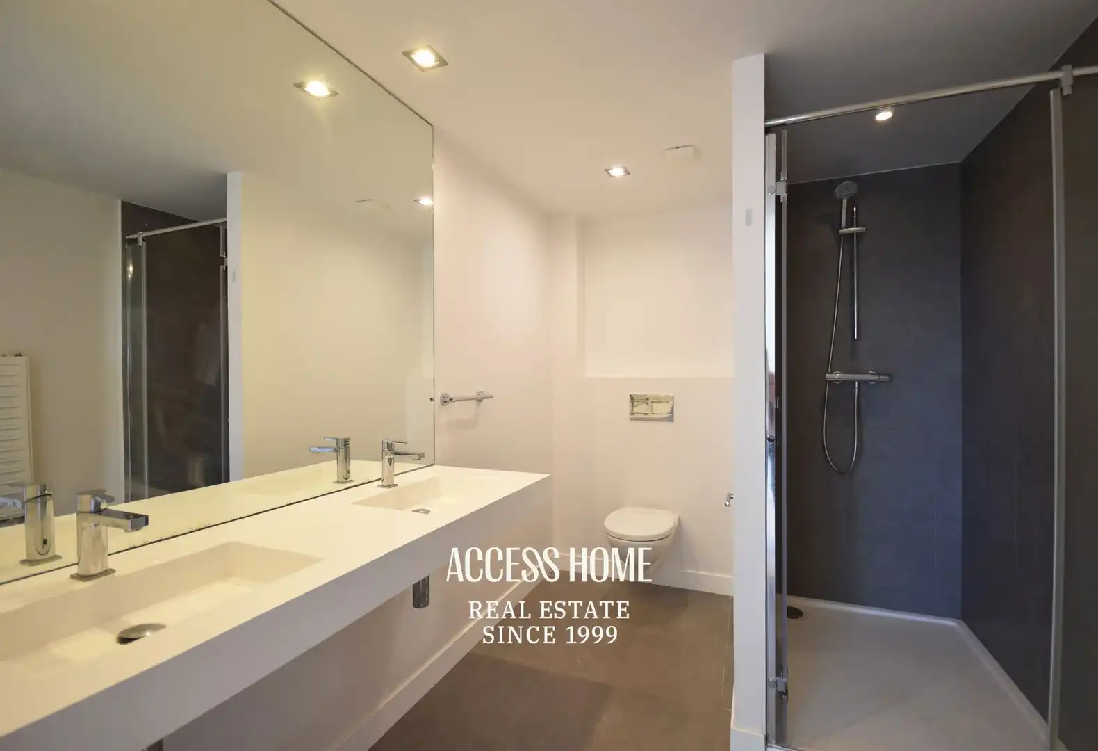 Bathroom of Flat for sale in Alella, Barcelona