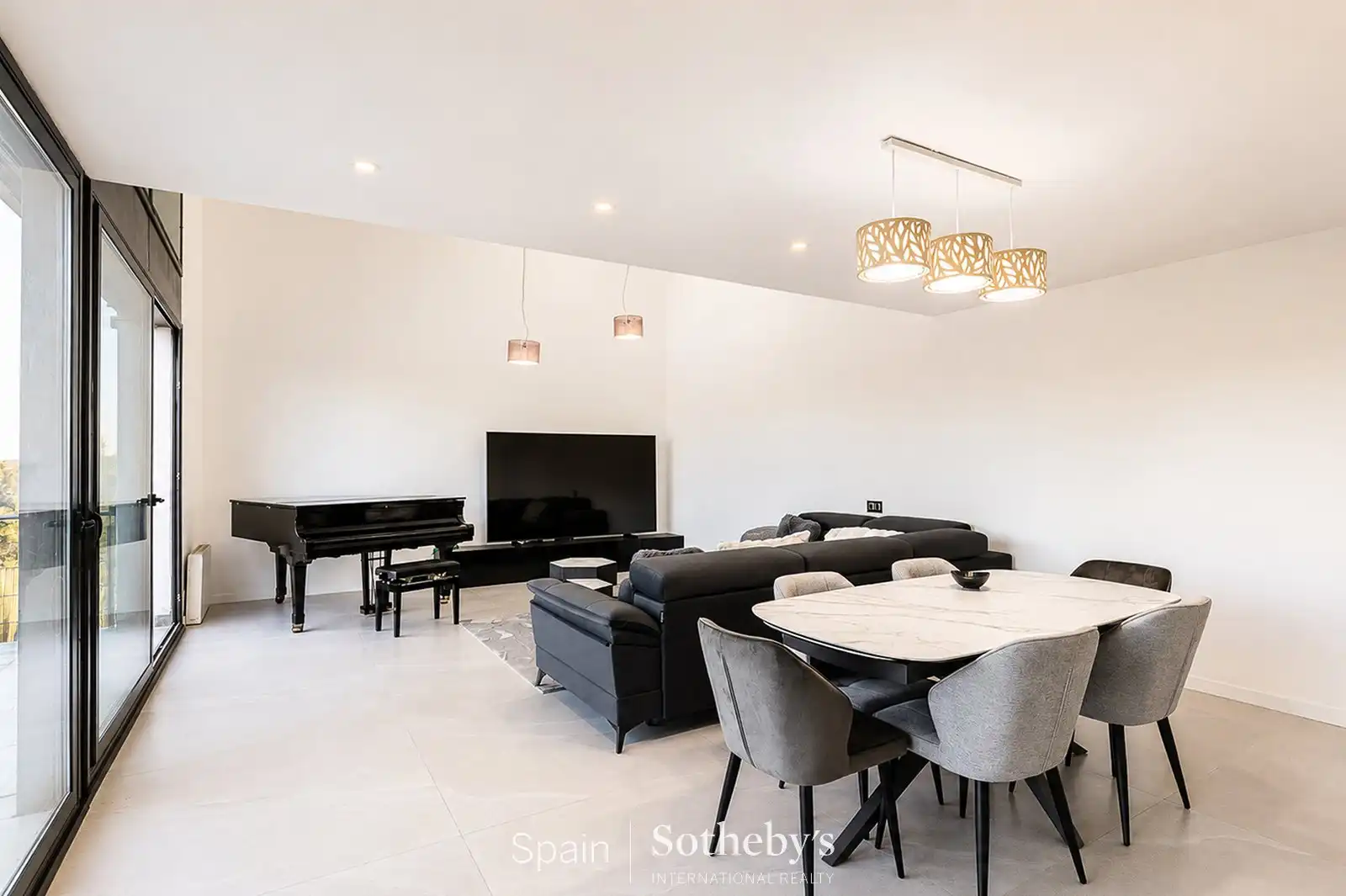 Casa con piscina en venta en Canyelles, imagen 4