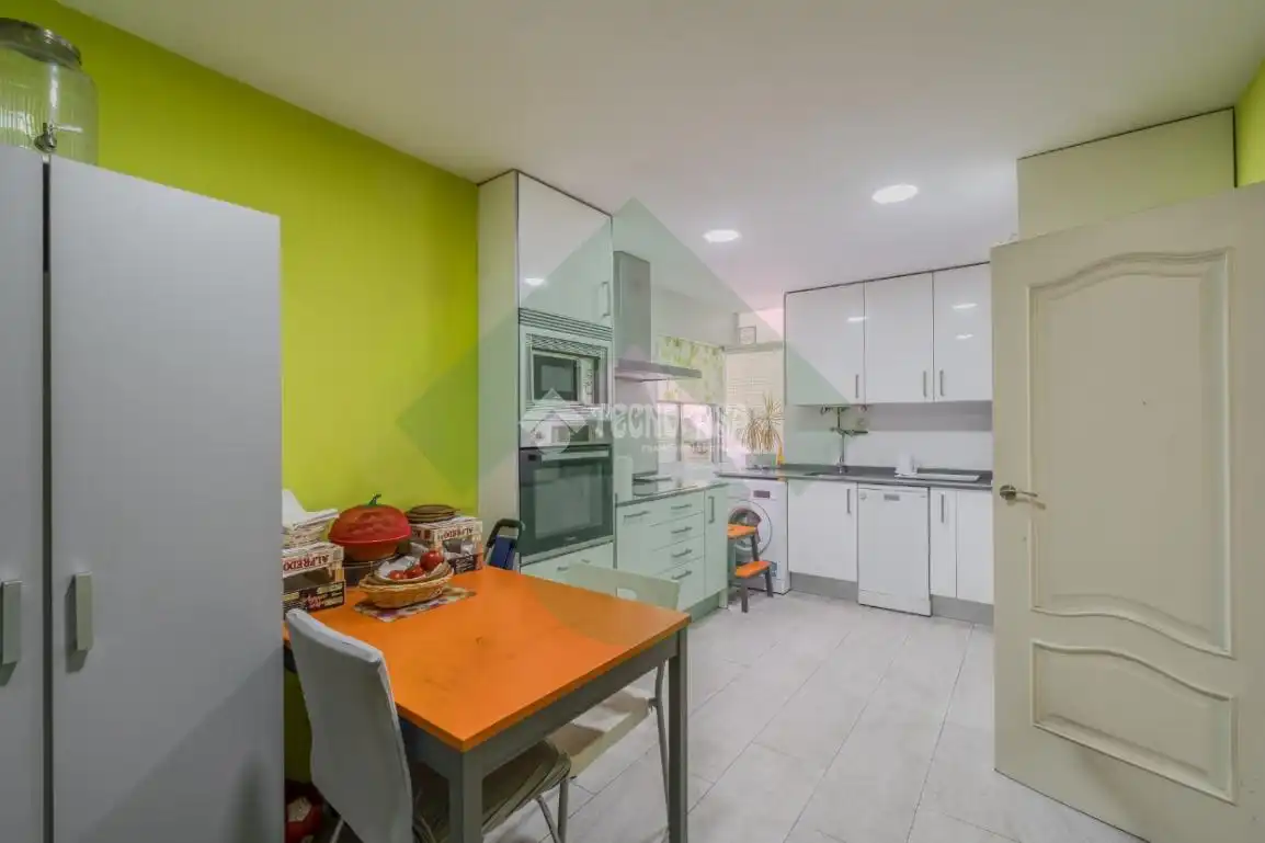 Cocina de Piso en venta en Madrid con Calefacción