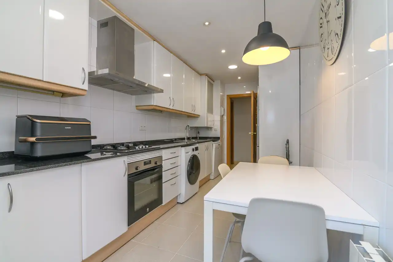 Küche von Wohnung zum Verkauf in Gavà mit Klimaanlage, Heizung und Balkon