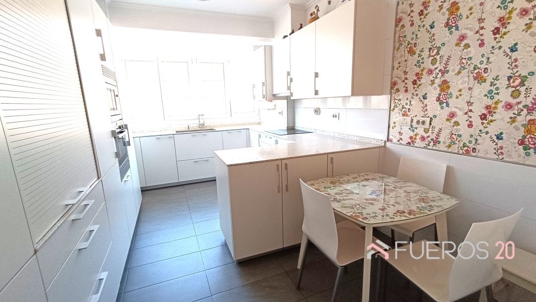 Kitchen of Flat for sale in Barakaldo   with Air Conditioner, Heating and Terrace