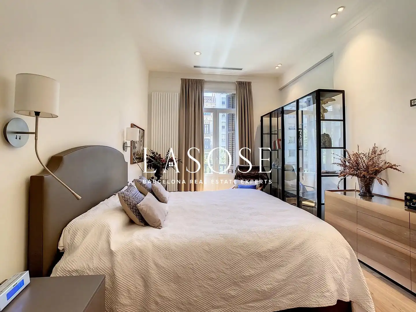 Dormitori de Apartament de lloguer en Barcelona amb Aire condicionat, Parquet i Balcó