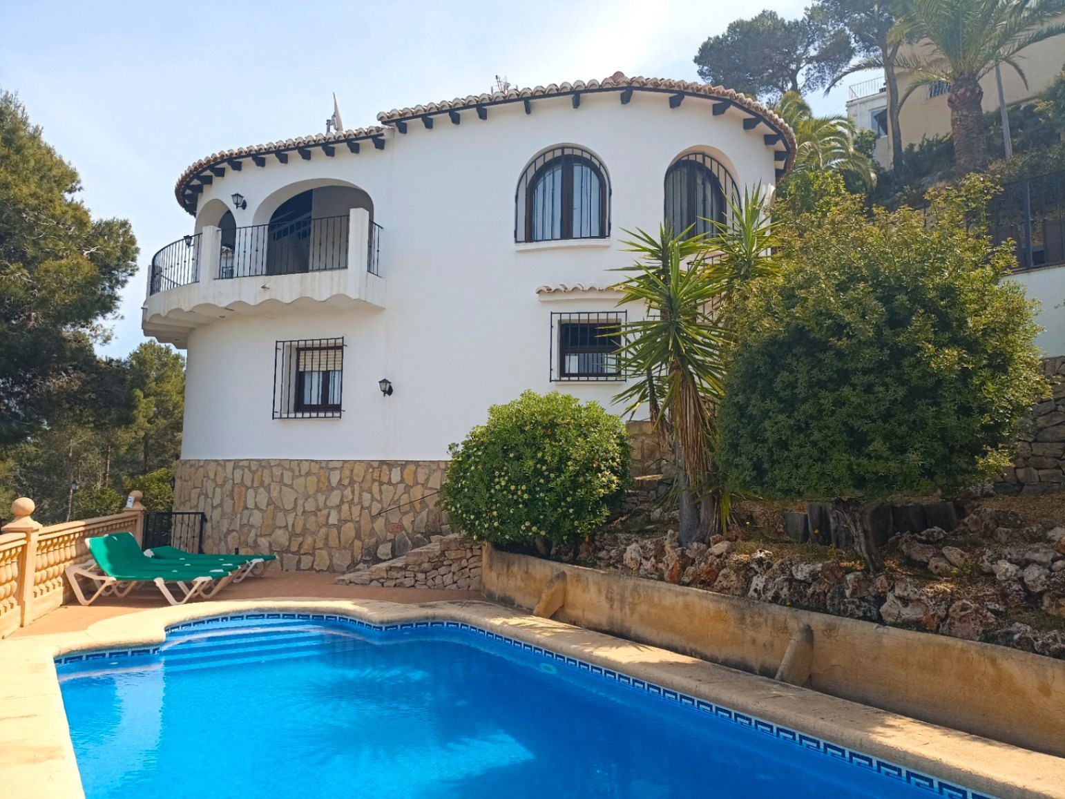 Vista exterior de Casa o xalet de lloguer en Moraira amb Aire condicionat, Calefacció i Jardí privat