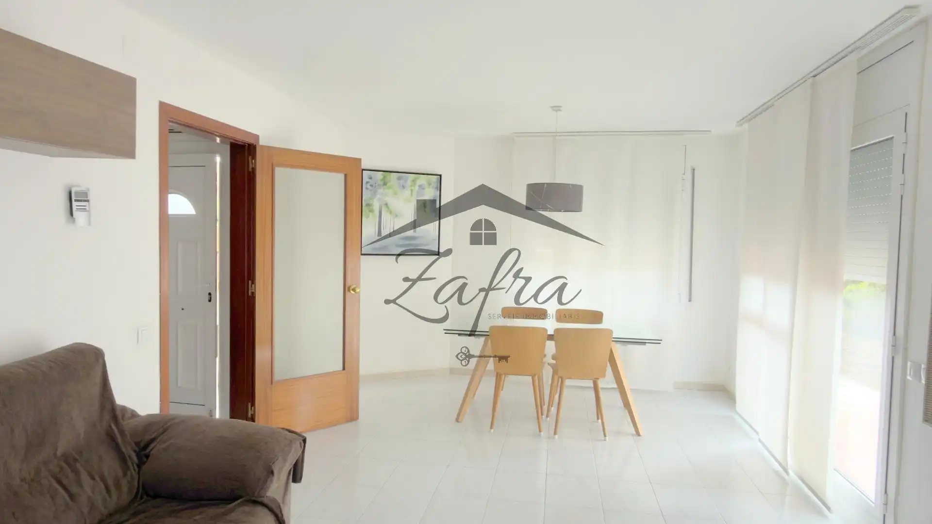 Sala d'estar de Casa adosada en venda en Girona amb Calefacció i Terrassa