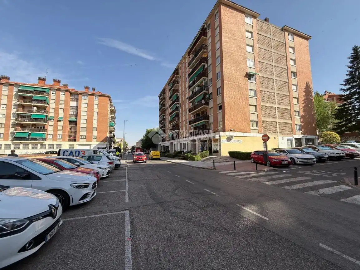 Vista exterior de Pis de lloguer en Guadalajara amb Calefacció