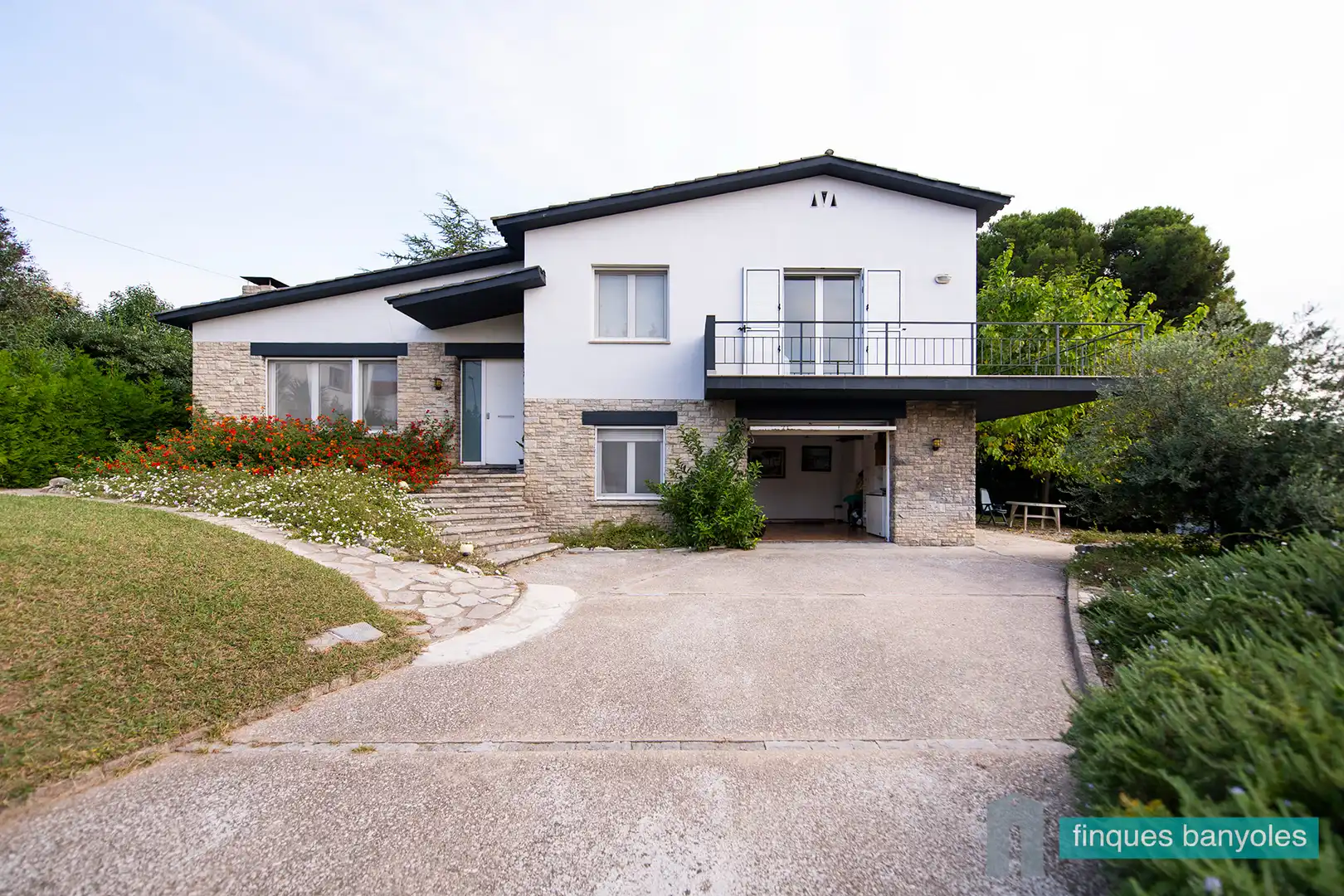 Exterior view of Houses for sale in Banyoles  with Air Conditioner, Heating and Private garden