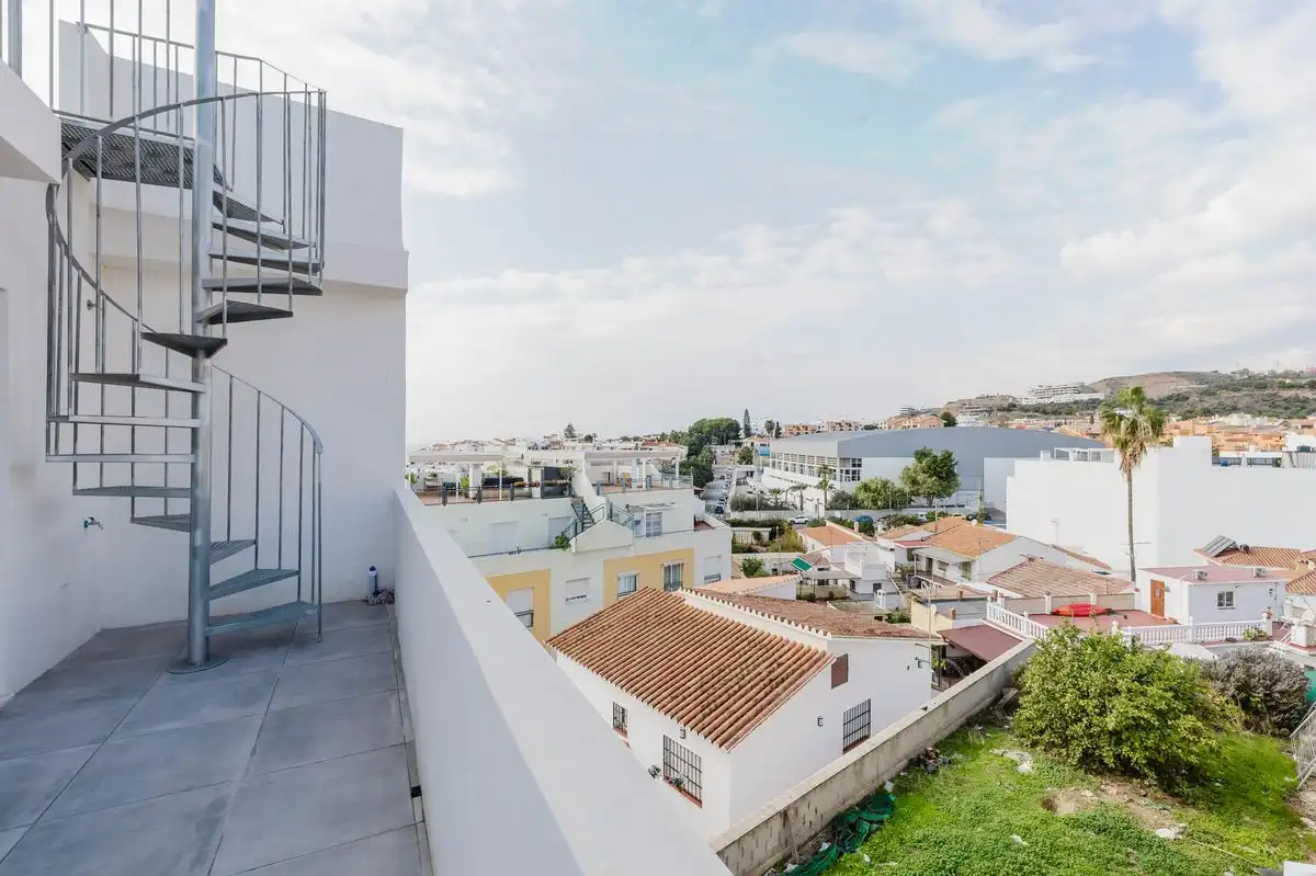 Außenansicht von Dachboden zum Verkauf in Rincón de la Victoria mit Klimaanlage, Heizung und Terrasse