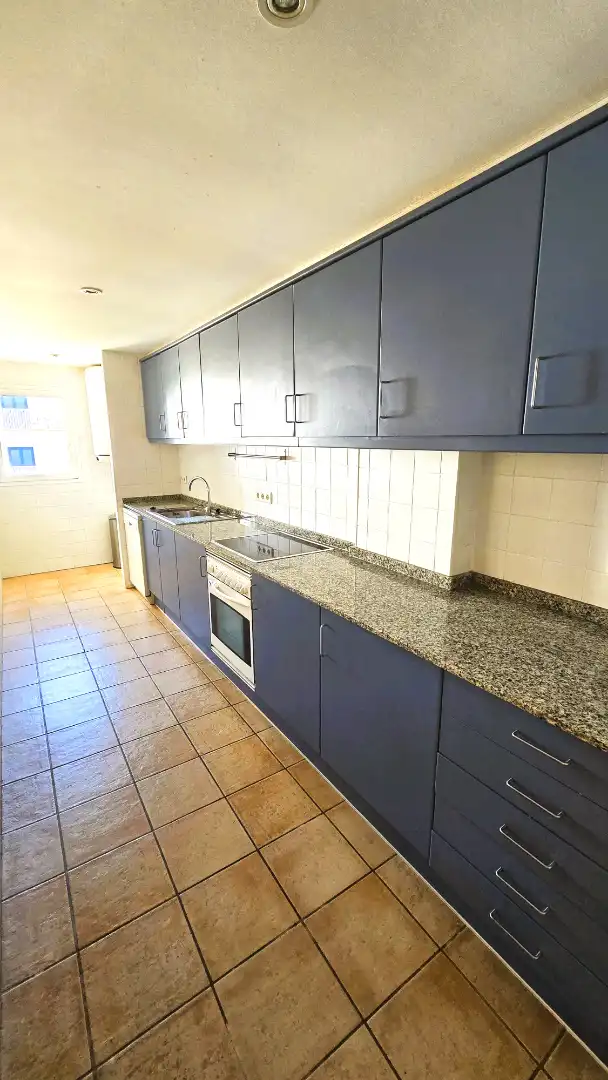 Cuina de Apartament en venda en Cadaqués amb Aire condicionat, Calefacció i Balcó