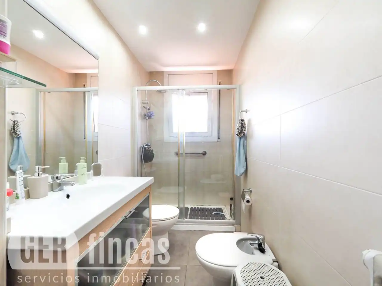 Bany de Casa o xalet en venda en Terrassa amb Aire condicionat, Calefacció i Parquet