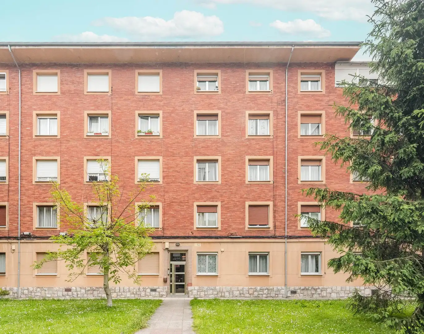 Flat for rent in Calle RAMON PEREZ DE AYALA, 52, San Pedro - Siana