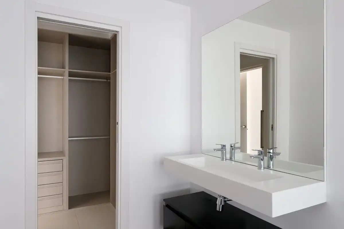 Bany de Casa o xalet en venda en Marbella amb Terrassa, Alarma i Piscina comunitària