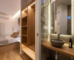 Dormitori de Apartament de lloguer en Sant Feliu de Llobregat amb Aire condicionat, Calefacció i Traster