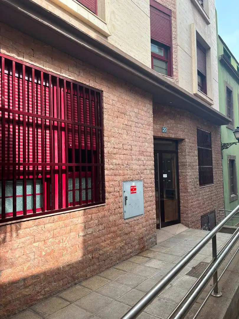 Exterior view of Garage for sale in Centro