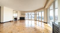 Sala d'estar de Pis en venda en  Madrid Capital amb Aire condicionat, Calefacció i Terrassa
