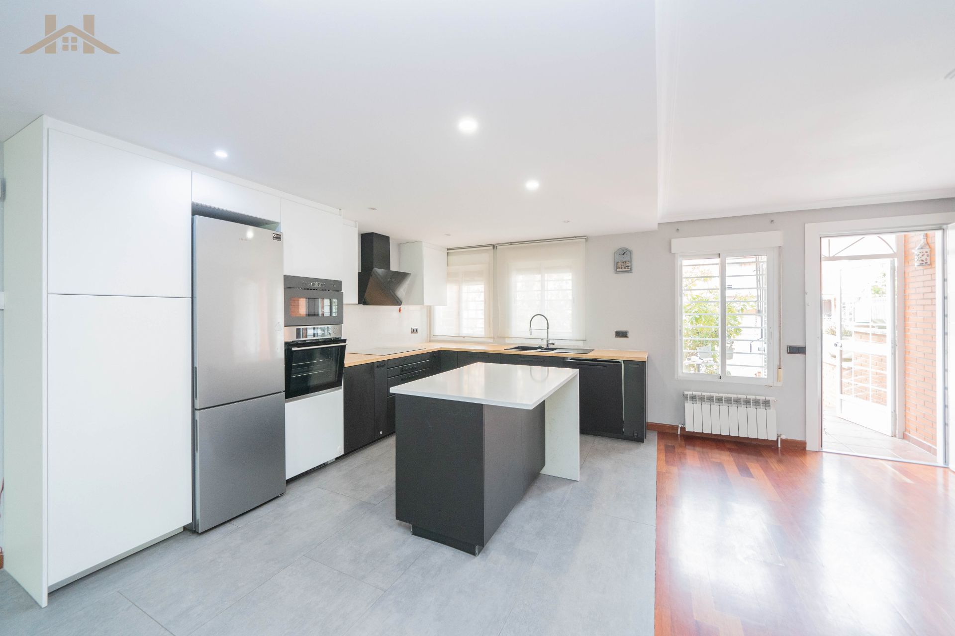 Kitchen of Single-family semi-detached for sale in Villaviciosa de Odón  with Air Conditioner, Heating and Private garden