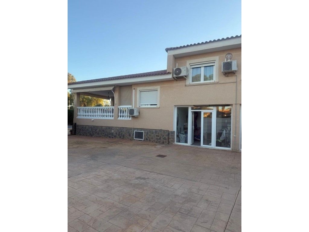 Vista exterior de Casa o xalet en venda en Mutxamel amb Aire condicionat, Calefacció i Jardí privat