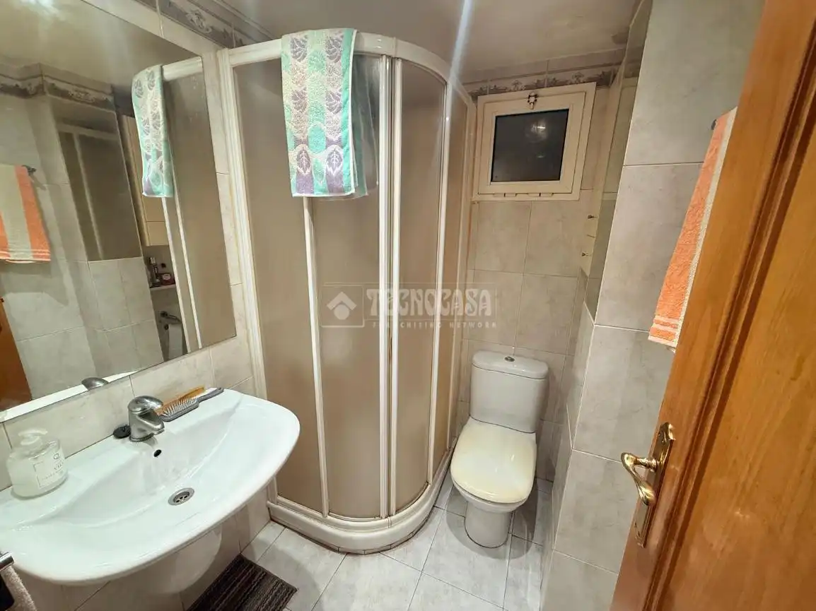 Bathroom of Flat for sale in Zaragoza  with Heating, Parquet flooring and Terrace