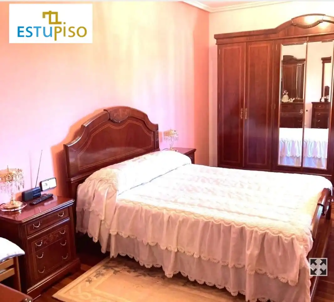 Habitación de Residencial en venta en Mansilla Mayor