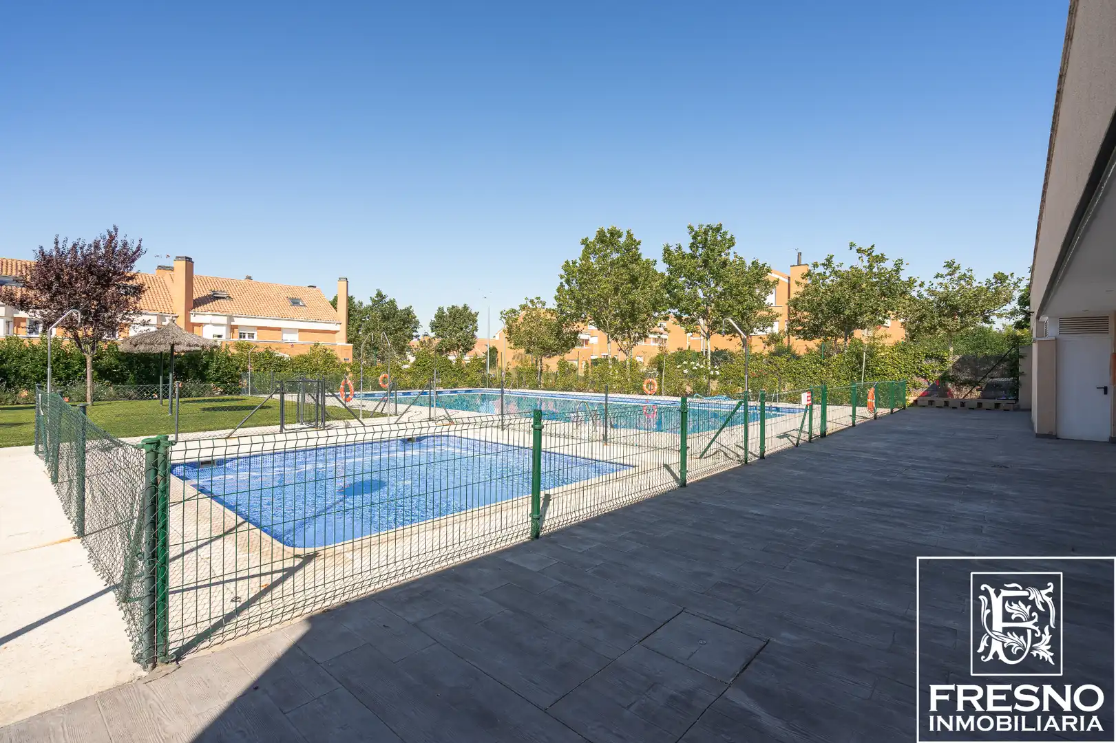 Piscina de Casa adosada en venda en Cobeña amb Aire condicionat, Calefacció i Jardí privat