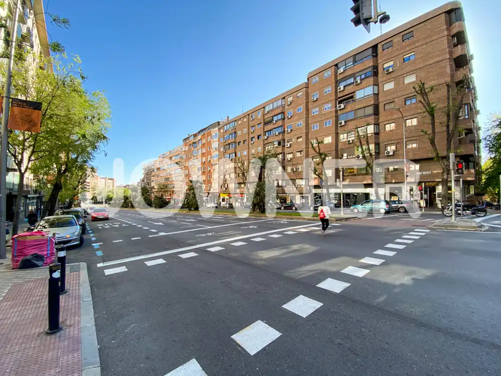 Vista exterior de Pis de lloguer en Madrid amb Moblat, Forn i Rentadora