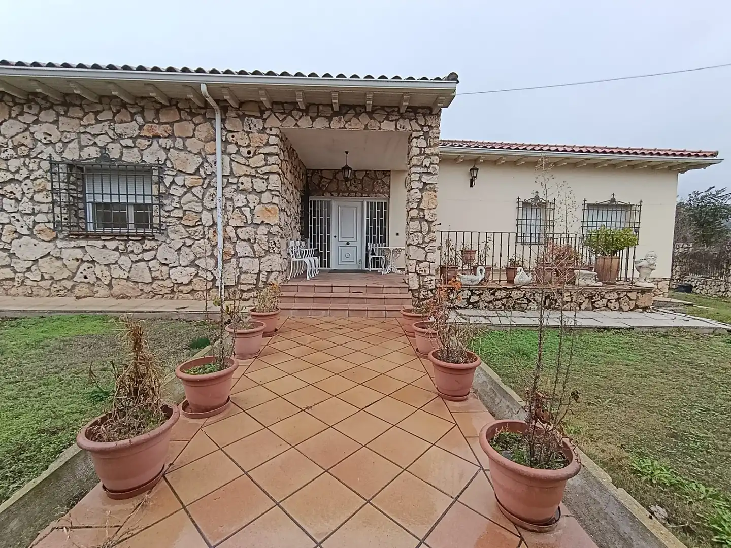Exterior view of Houses for sale in Buendía  with Air Conditioner, Heating and Private garden